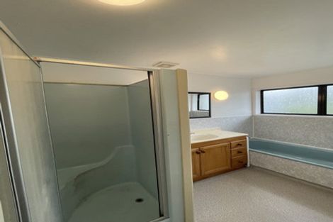 Photo of property in 226 Henderson Valley Road, Henderson, Auckland, 0612