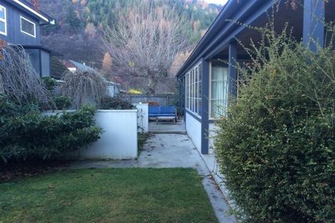 Photo of property in 7 Fletcher Way, Arrowtown, 9302