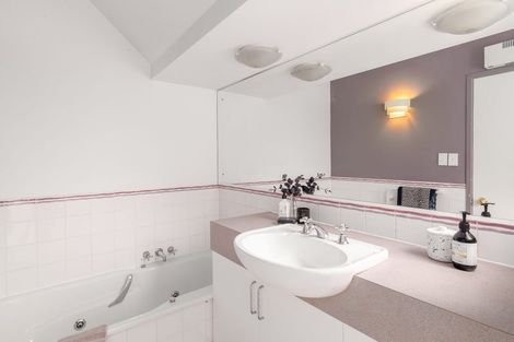 Photo of property in 103c Waimairi Road, Ilam, Christchurch, 8041