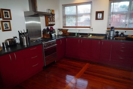 Photo of property in 18 Earls Road, Saint Clair, Dunedin, 9012
