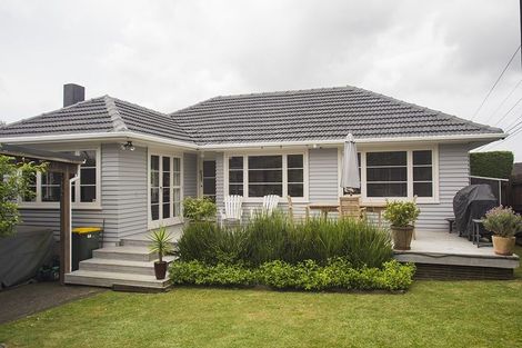 Photo of property in 33 Gilliam Street, New Lynn, Auckland, 0600