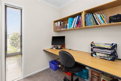 Photo of property in 27 Palmbrook Avenue, Havelock North, 4130