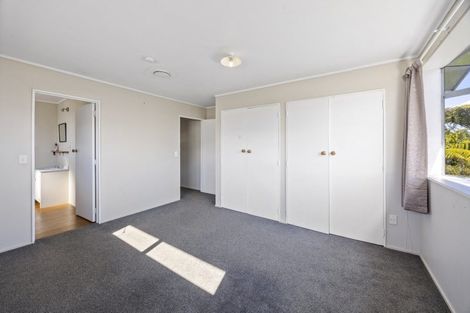 Photo of property in 4 Guernsey Place, Fitzherbert, Palmerston North, 4410