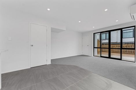 Photo of property in 66e Royal View Road, Te Atatu South, Auckland, 0610