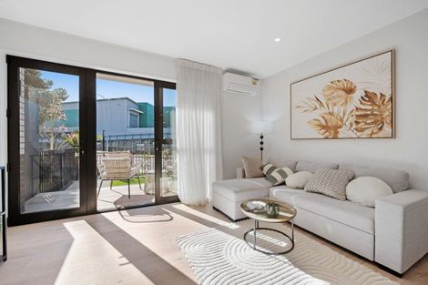 Photo of property in 39 Fencible Drive, Howick, Auckland, 2014