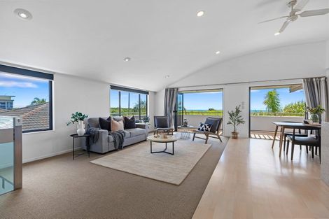Photo of property in 1008 Papamoa Beach Road, Papamoa Beach, Papamoa, 3118