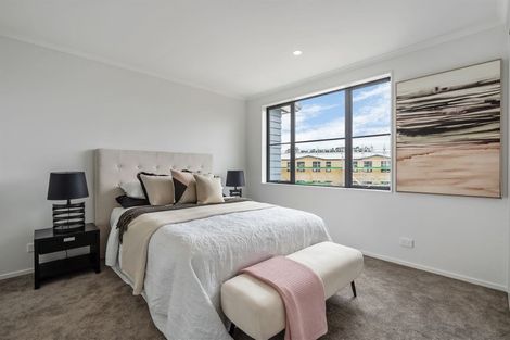 Photo of property in 30 Bellbird Street, Papakura, 2110