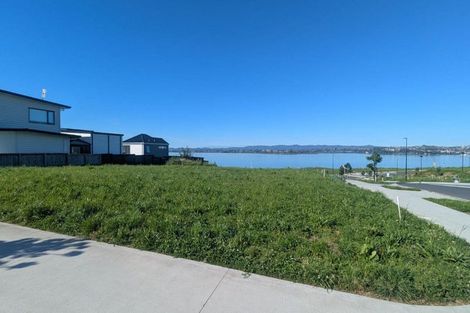 Photo of property in 16 Harbourside Parade, Hobsonville, 0616