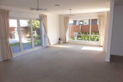 Photo of property in 11 Powell Crescent, Ilam, Christchurch, 8041