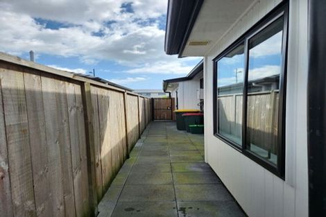 Photo of property in 3 Castlepoint Avenue, Takanini, 2110