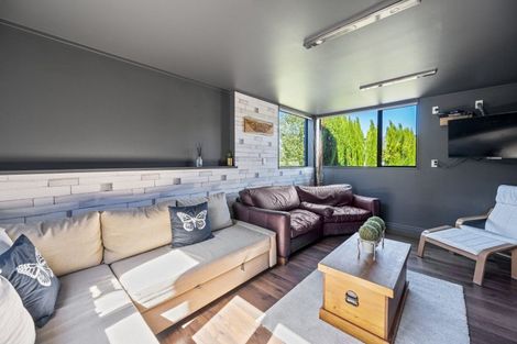 Photo of property in 37 Kent Terrace, Taradale, Napier, 4112