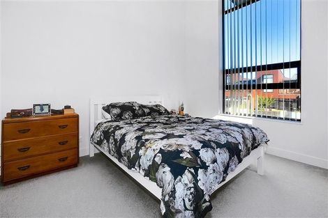 Photo of property in 25 Isitt Road, Hobsonville, Auckland, 0616