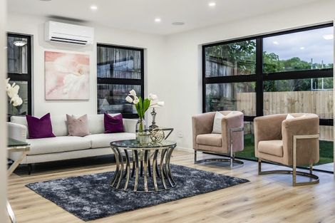 Photo of property in 11 Tawapou Close, Massey, 0614