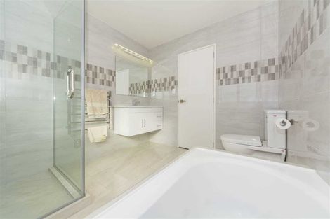 Photo of property in 71a Solar Road, Glen Eden, Auckland, 0602