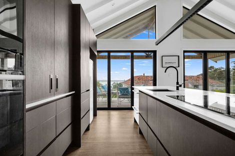 Photo of property in 2d Vipond Road, Stanmore Bay, Whangaparaoa, 0932