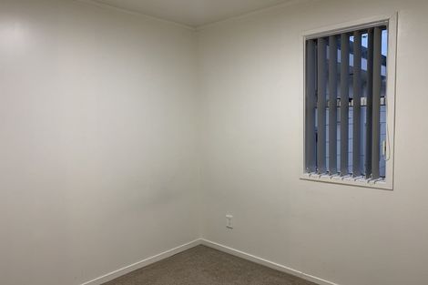 Photo of property in 2 Doone Place, Massey, Auckland, 0614