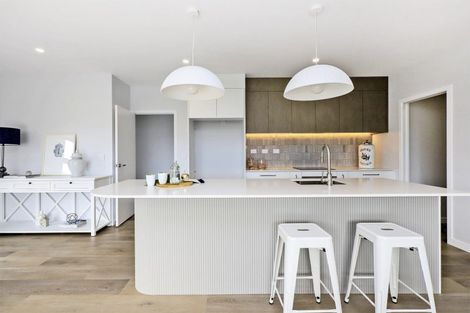 Photo of property in 9 Cassin Place, Taradale, 4112