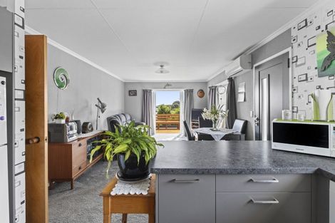 Photo of property in 9b Herekawe Drive, Spotswood, New Plymouth, 4310