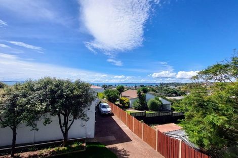 Photo of property in 1/122a Bucklands Beach Road, Bucklands Beach, Auckland, 2012
