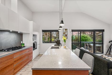 Photo of property in 2 Tarara Lane, Kumeu, 0810