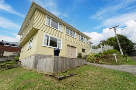 Photo of property in 1 Rimu Street, Tawa, Wellington, 5028