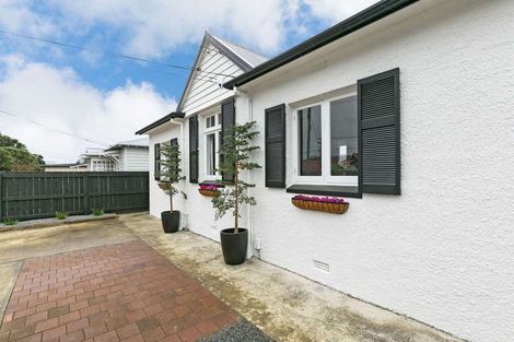 Photo of property in 100 Randwick Road, Moera, Lower Hutt, 5010