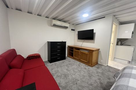 Photo of property in 28 Shandon Road, Vauxhall, Dunedin, 9013