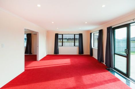 Photo of property in 5 Cyprus Place, Fitzherbert, Palmerston North, 4410