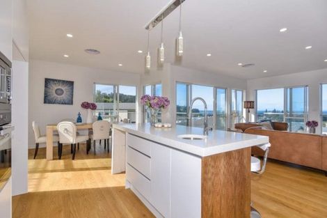 Photo of property in 32 Ngahere Views, Orewa, 0931