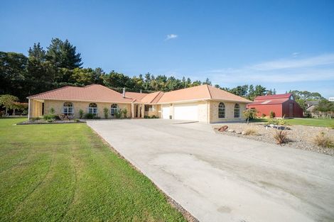 Photo of property in 50 Waicola Drive, Fitzherbert, Palmerston North, 4471