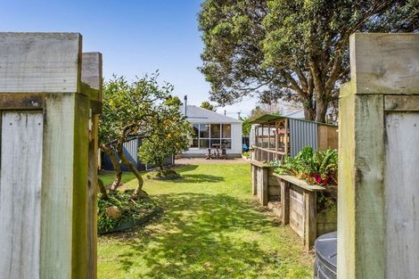 Photo of property in 12 Miro Street, Merrilands, New Plymouth, 4312