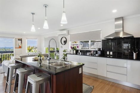 Photo of property in 941 East Coast Road, Torbay, Auckland, 0630