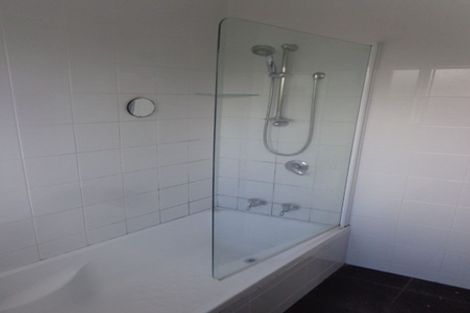 Photo of property in 43a Graham Avenue, Te Atatu Peninsula, Auckland, 0610