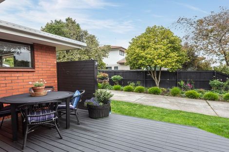 Photo of property in 18 Lowry Avenue, Redwood, Christchurch, 8051
