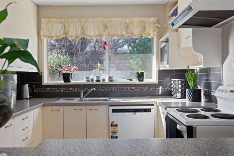 Photo of property in 16 Johns Road, Rangiora, 7400