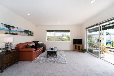Photo of property in 1/89 Nile Road, Milford, Auckland, 0620