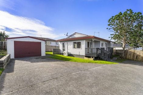 Photo of property in 1/75 Etherton Drive, Weymouth, Auckland, 2103