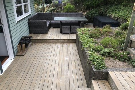 Photo of property in 17 Bedford Street, Northland, Wellington, 6012