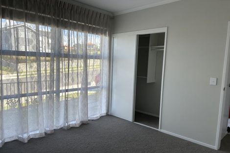 Photo of property in 18 Symes Drive, Red Beach, 0932