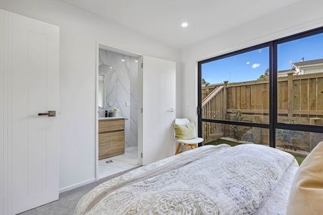 Photo of property in 27 Carole Crescent, Pakuranga, Auckland, 2010