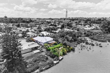 Photo of property in 48 Aurea Avenue, Pakuranga, Auckland, 2010
