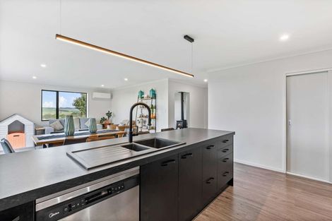 Photo of property in 2712 South Head Road, South Head, Helensville, 0874