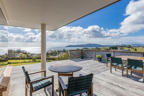 Photo of property in 2 Ocean View Road, Cable Bay, 0420