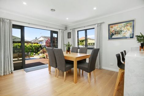Photo of property in 27b Vincent Street, Waterloo, Lower Hutt, 5011