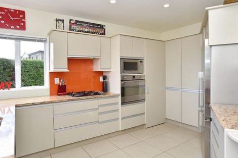 Photo of property in 2/11 Belleview Terrace, Mount Pleasant, Christchurch, 8081