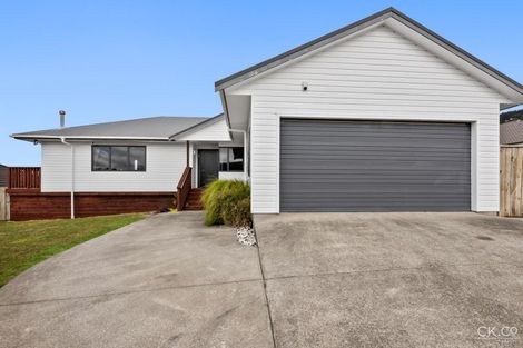 Photo of property in 102 Kirton Drive, Riverstone Terraces, Upper Hutt, 5018
