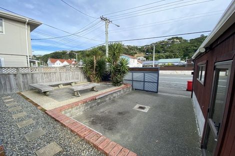 Photo of property in 191 Queens Drive, Lyall Bay, Wellington, 6022