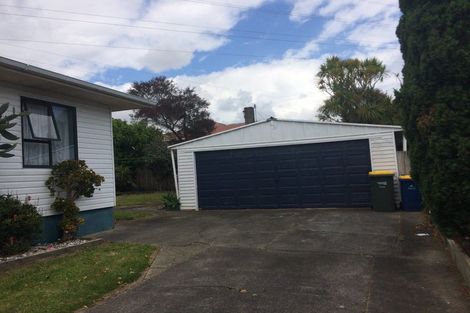 Photo of property in 120 Archibald Road, Kelston, Auckland, 0602