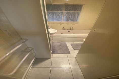 Photo of property in 104 Kenderdine Road, Papatoetoe, Auckland, 2025
