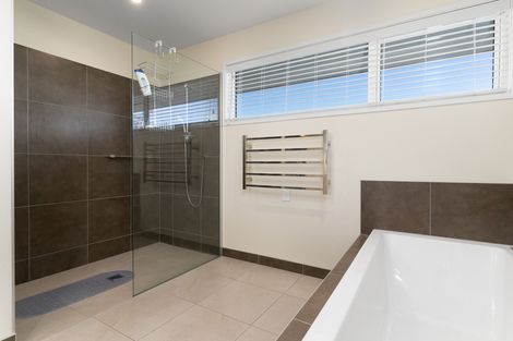 Photo of property in 11 Maple Grove, Kingston, Wellington, 6021